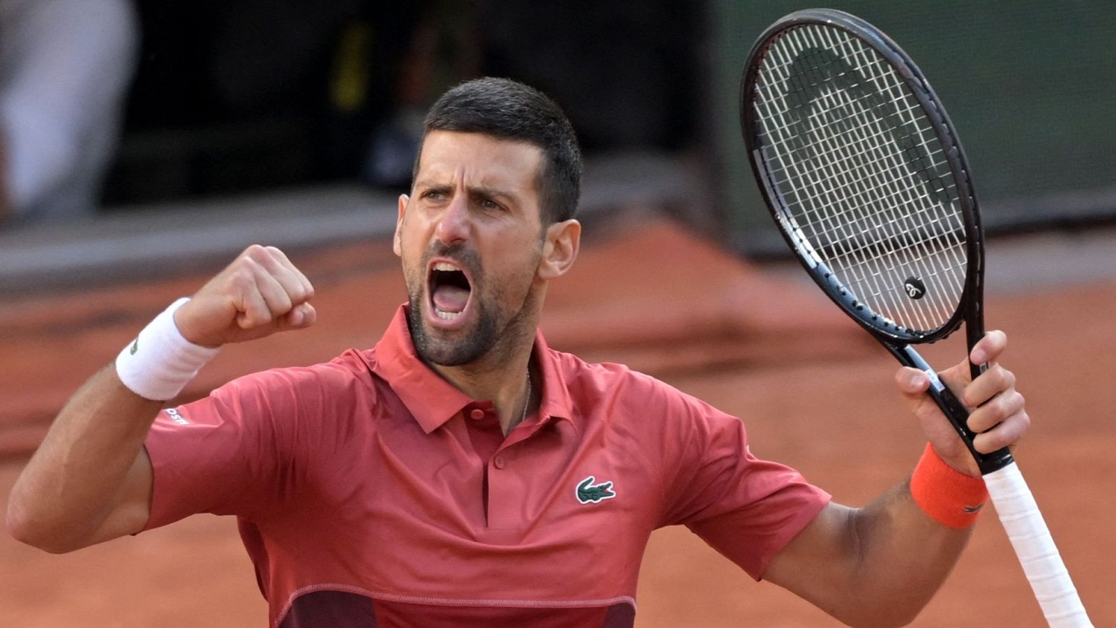 Djokovic logra el pase a cuartos tras un ajustado duelo