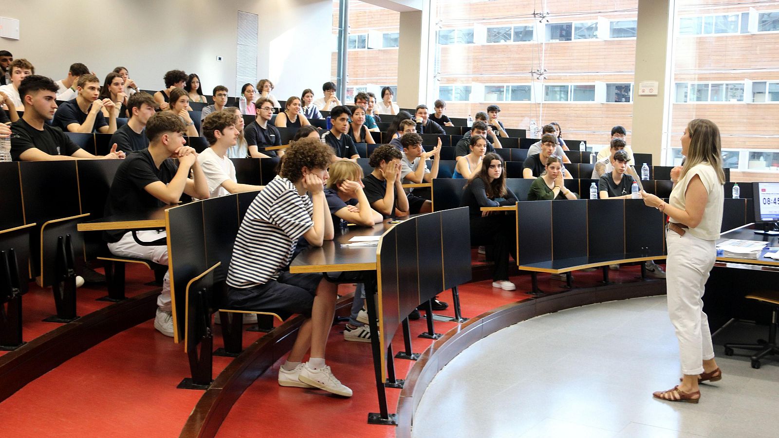 Uns 42.500 alumnes catalans s'examinen enguany a les Proves d'Accés a la Universitat