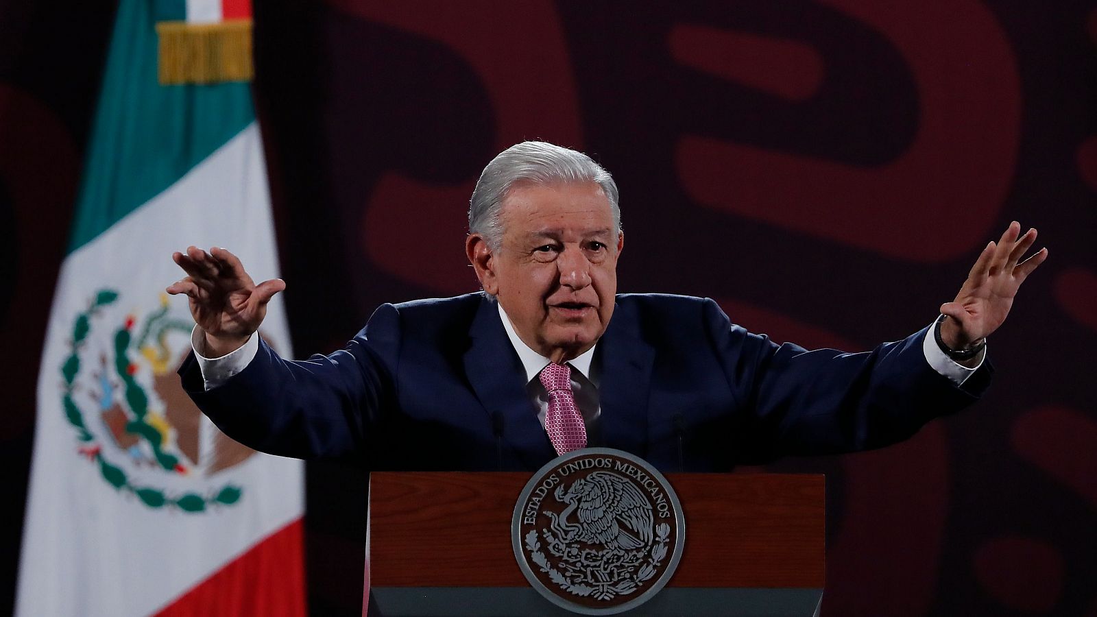 López Obrador pide a EE.UU. que deporte a los migrantes no mexicanos de forma "directa" a sus países de origen