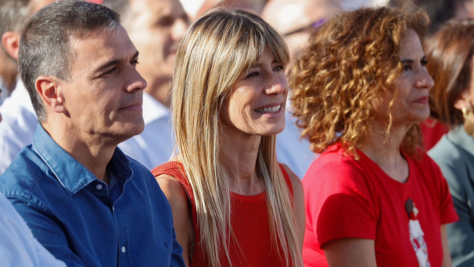 El presidente del Gobierno, Pedro Sáchez, y su mujer, Begoña Gómez