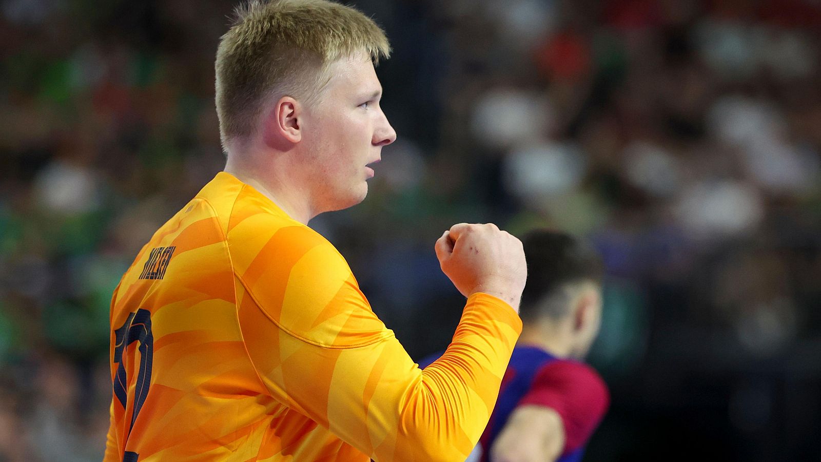 Emil Nielsen, portero del Barcelona de balonmano, en la Champions