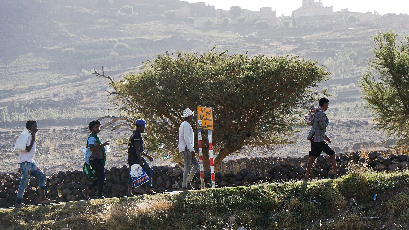 Migrantes etíopes cruzando Yemen