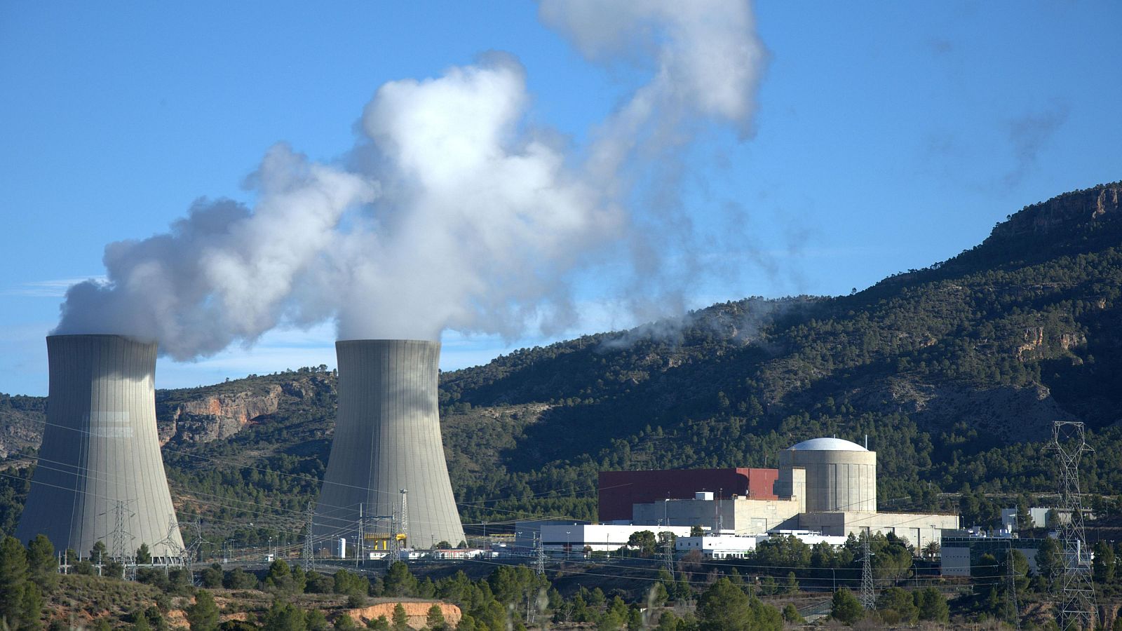 Agenda 2030: una imagen de archivo de la central nuclear de Cofrentes (Valencia)