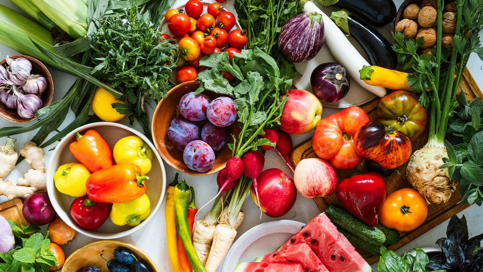 Por qué deberías de comer frutas y verduras de todos los colores