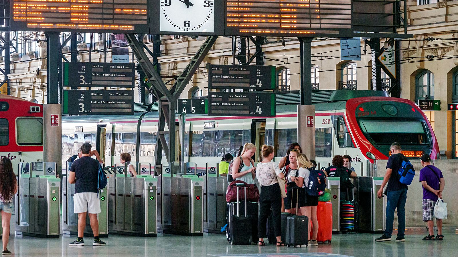 Transportes abre este lunes la web para que los jóvenes viajen con descuentos en verano