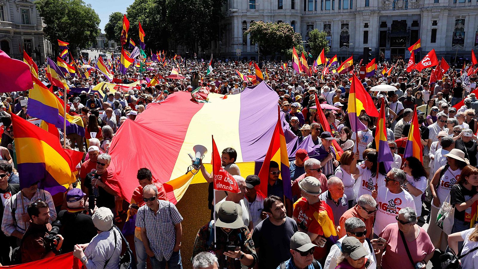 Una marcha republicana pide el fin de la monarquía