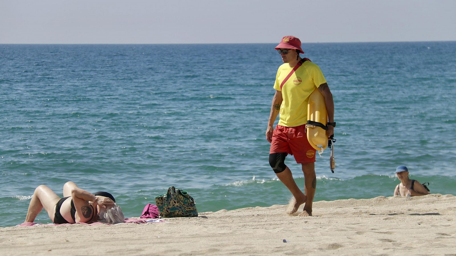 La costa barcelonina es veurà reforçada aquest estiu en salvament i socorrisme.