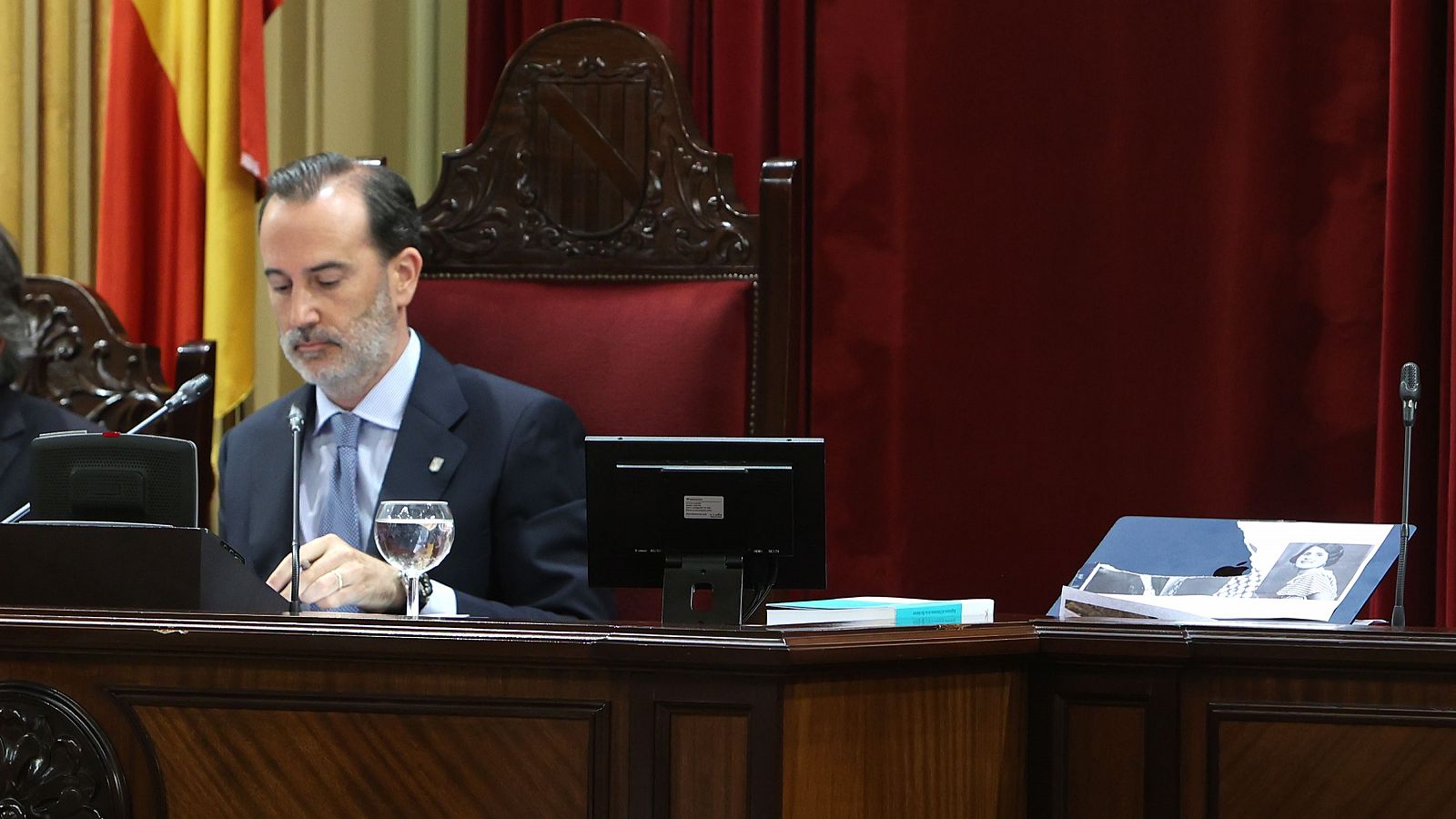 El presidente Parlament balear, Gabriel Le Senne durante una sesion plenaria de la cámara autonómica