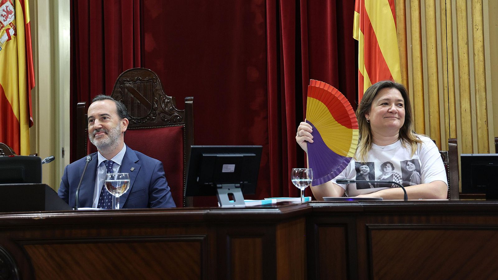 El presidente del Parlament, Gabriel Le Senne y la vicepresidenta segunda de la cámara, Mercedes Garrido