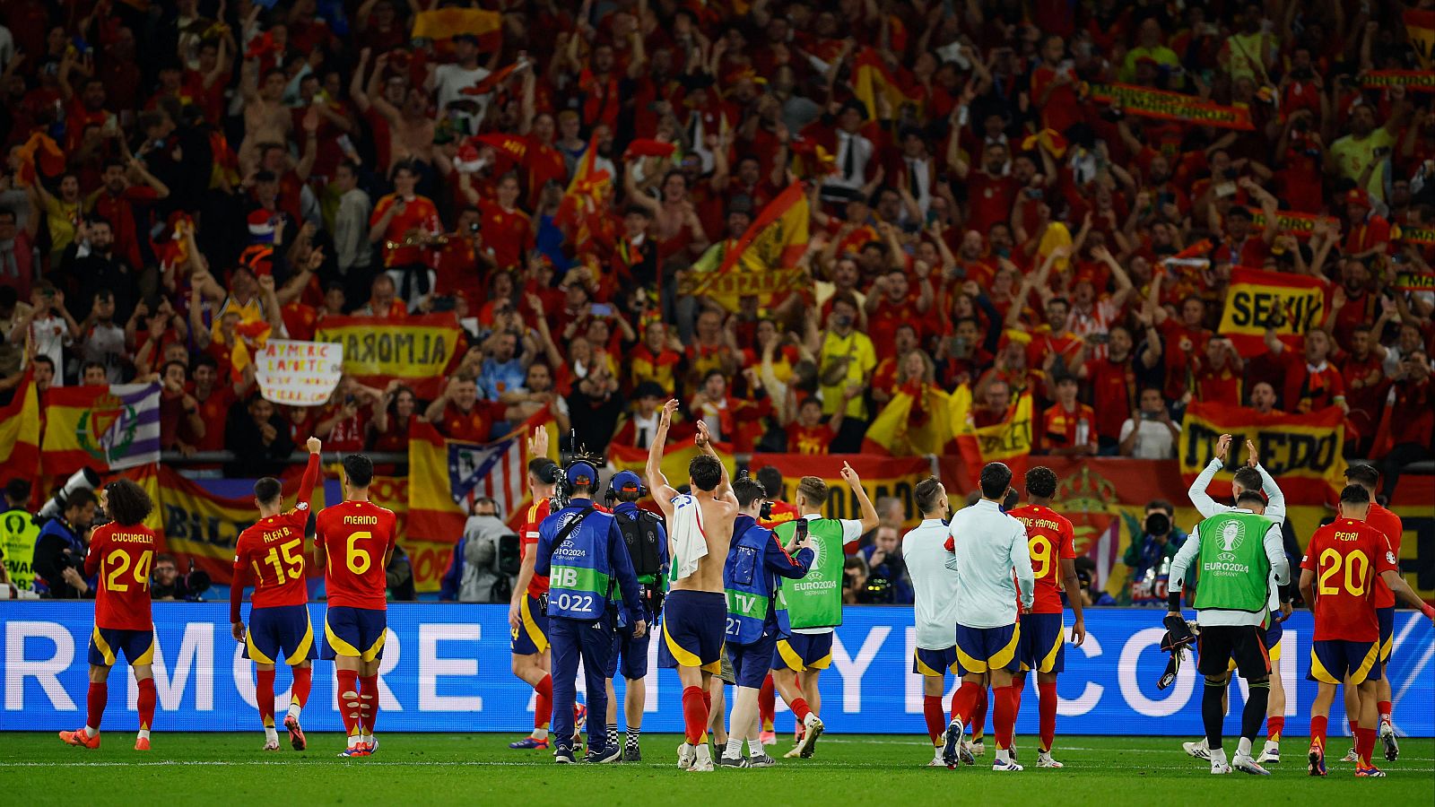 España logra el pase a octavos de final como primera de grupo