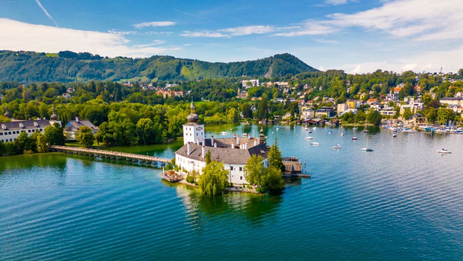 Schloss Ort, un palacio en el lago Traunsee.