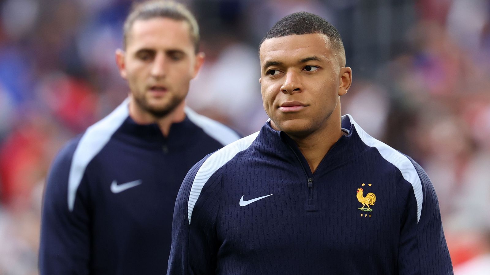 Kylian Mbappé reclama cerca de 100 millones al PSG por salarios