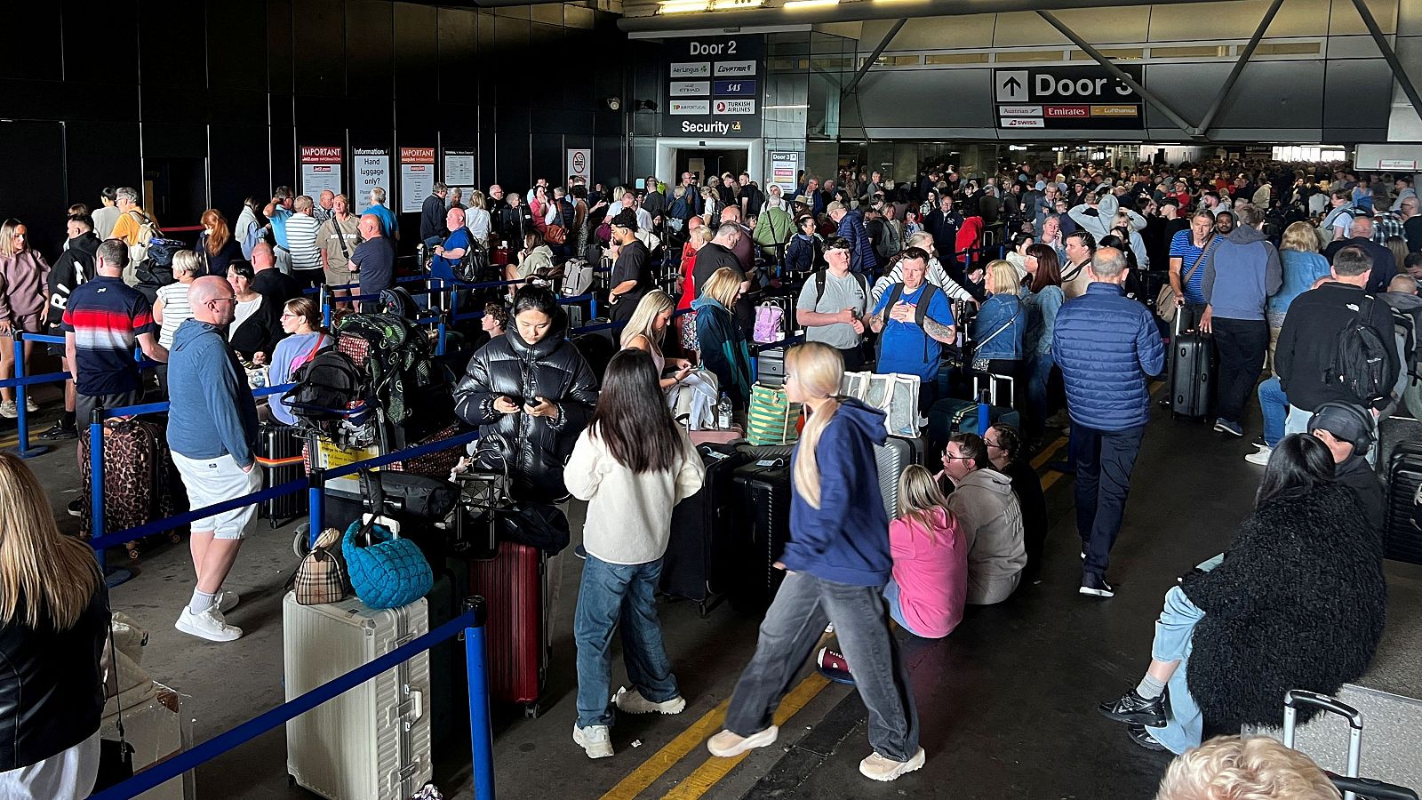 Un corte eléctrico provoca el caos en el aeropuerto de Manchester