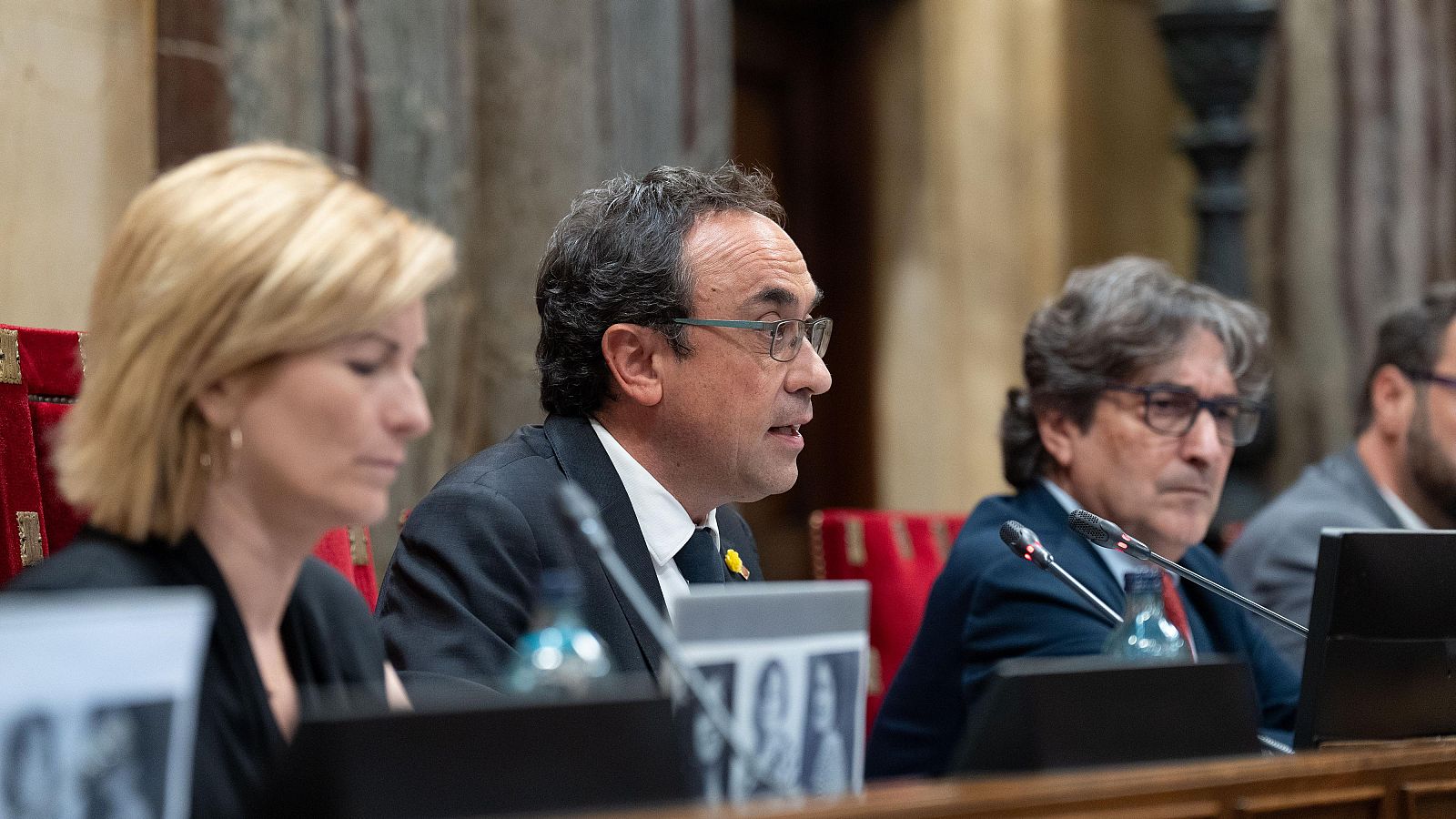 Josep Rull es dirigeix al Parlament durant el ple per activar el compte enrera per la investidura