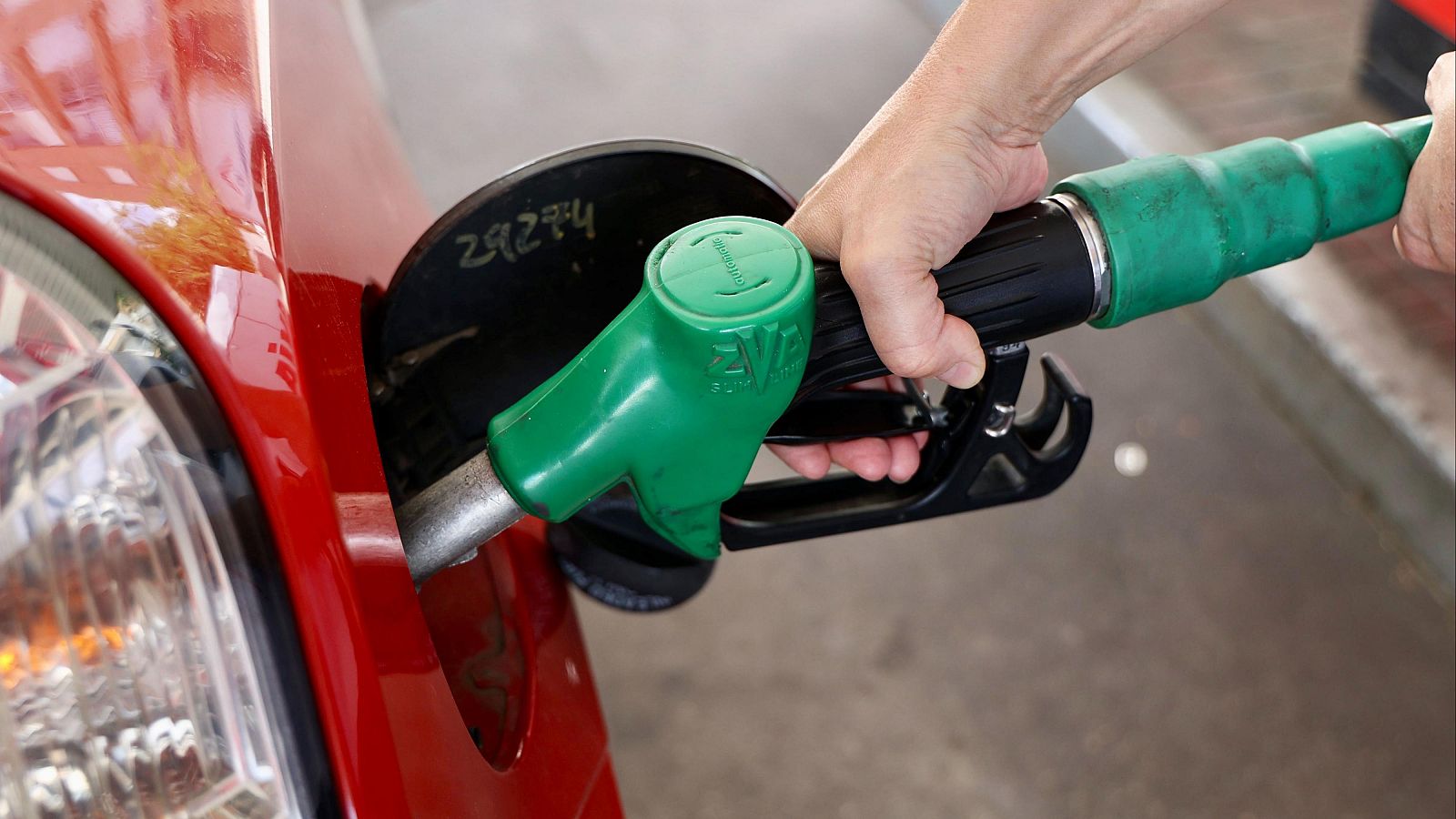 La inflación cae en junio dos décimas hasta el 3,4% por la bajada de los combustibles