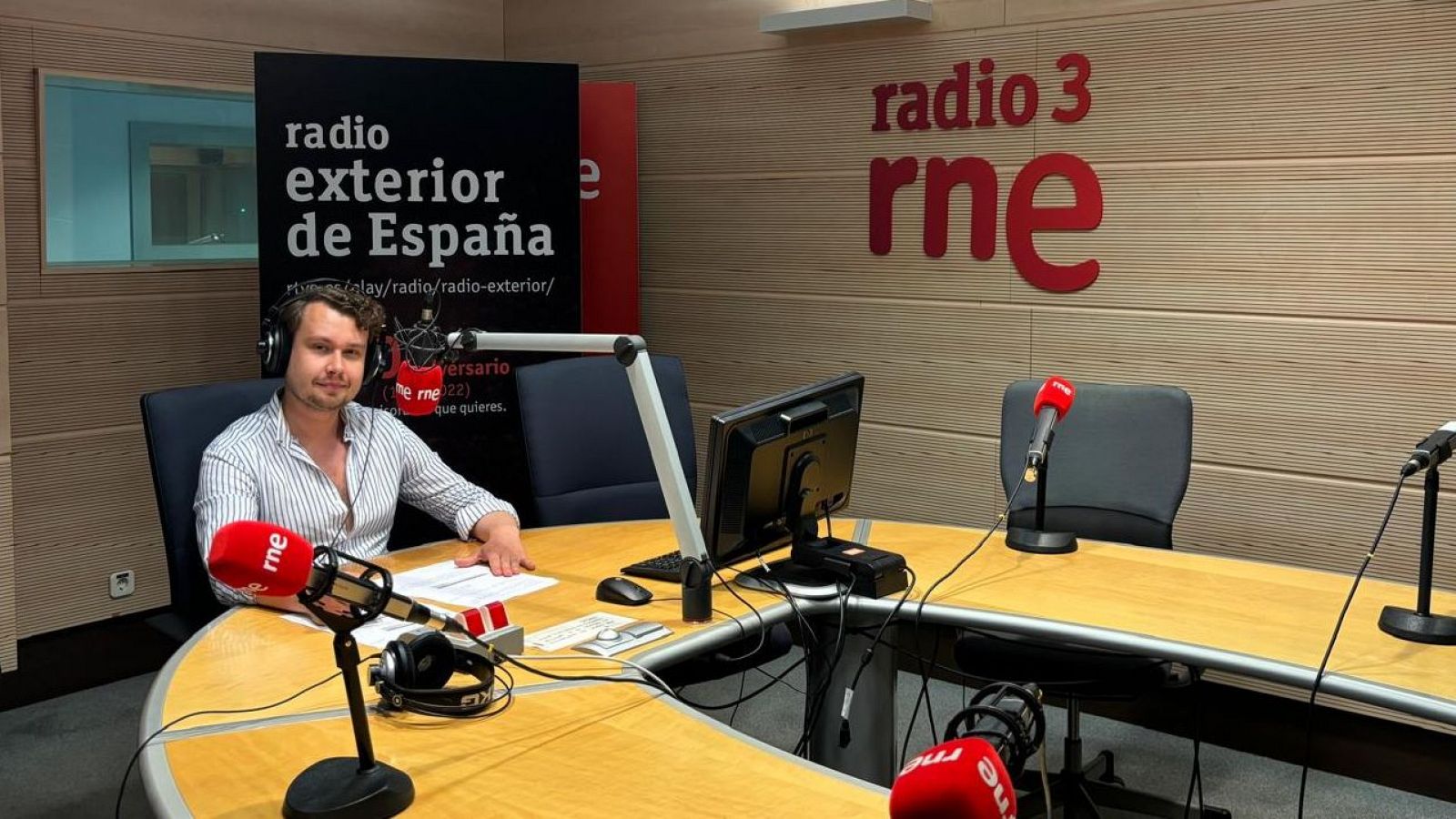 Alexey Ershov en el estudio de Radio Exterior de España este viernes