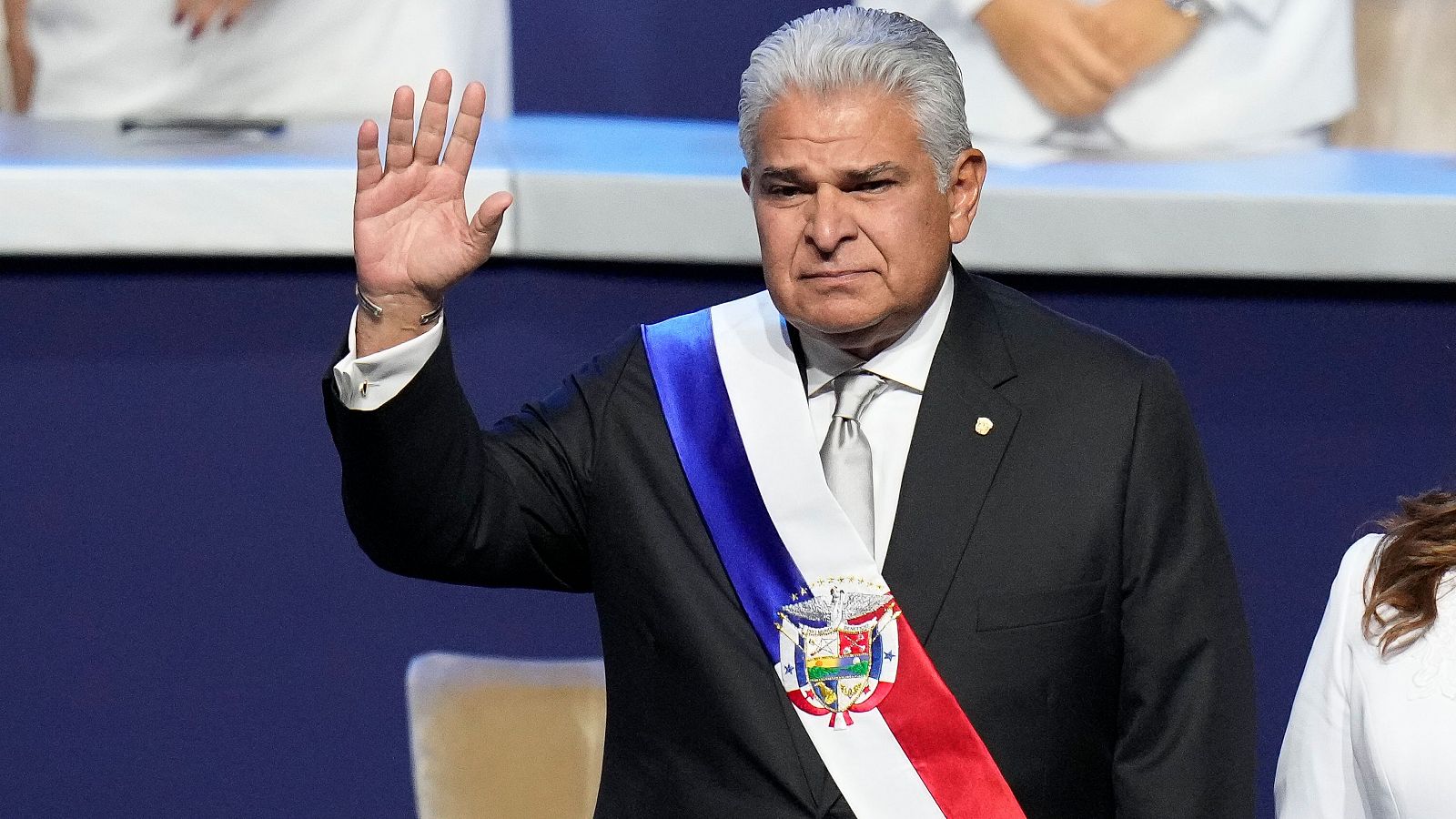 El nuevo presidente de Panamá, José Raúl Mulino, durante su ceremonia de juramento