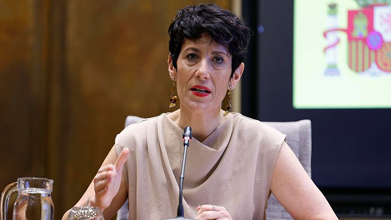 La ministra de Inclusión, Seguridad Social y Migraciones, Elma Saiz, en rueda de prensa