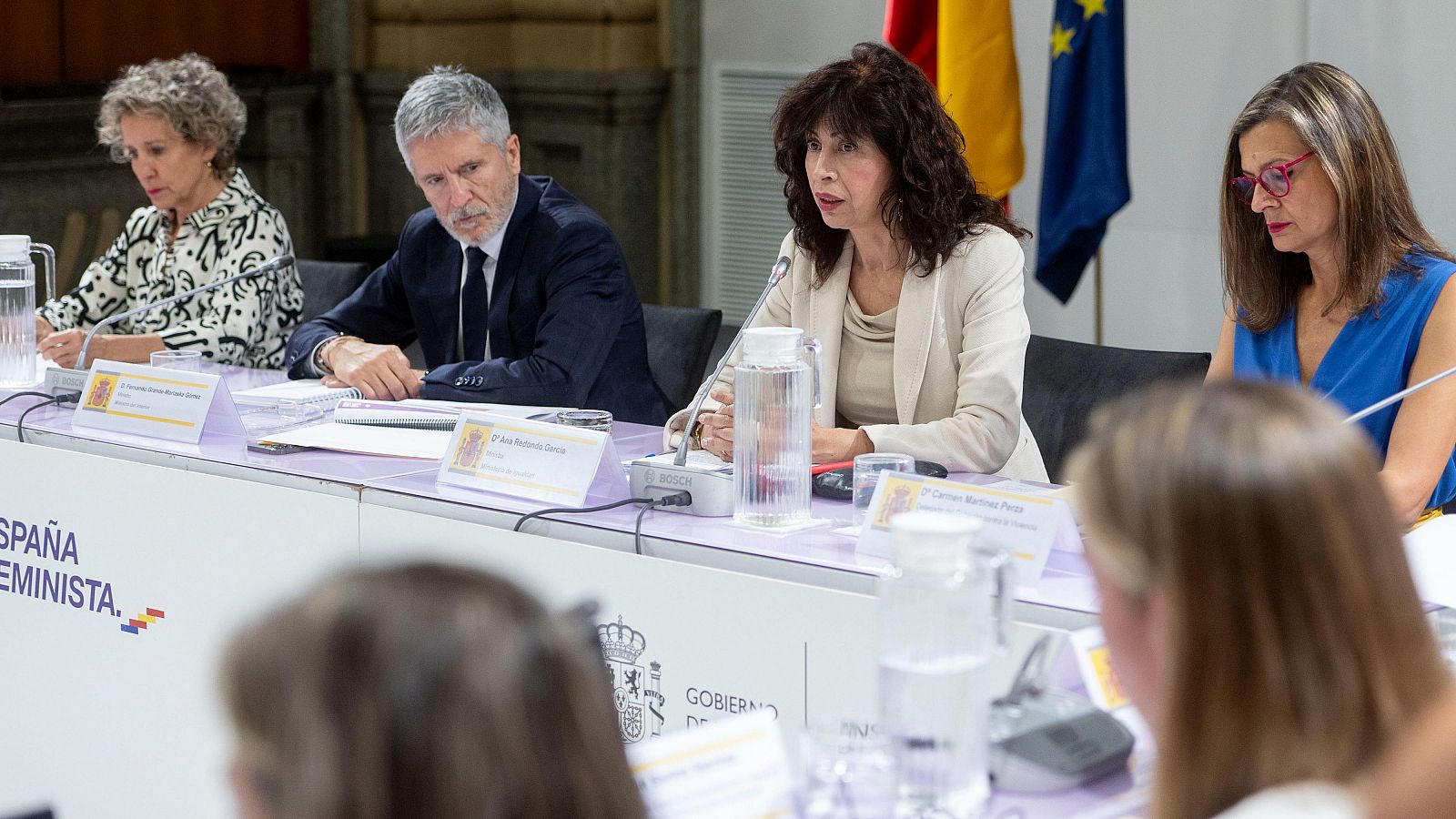 El ministro del Interior, Fernando Grande-Marlaska (2i) y la ministra de Igualdad, Ana Redondo (2d), durante el Comité de Crisis