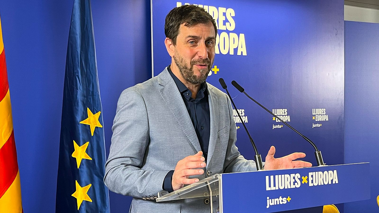 El cabeza de lista de Junts al Parlamento Europeo, Toni Comín, en una rueda de prensa en Bruselas