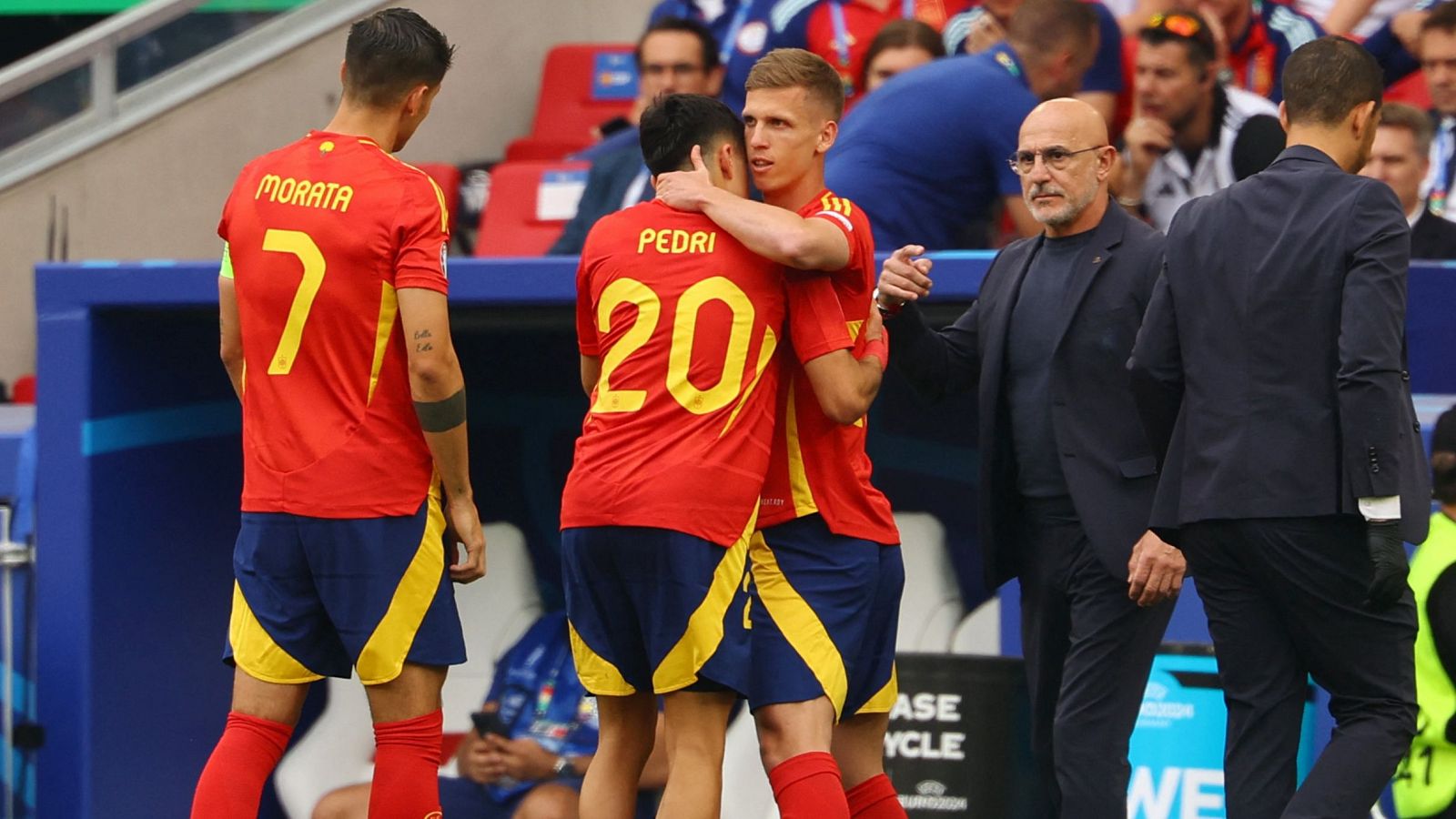 Pedri y Dani Olmo, en el partido contra Alemania