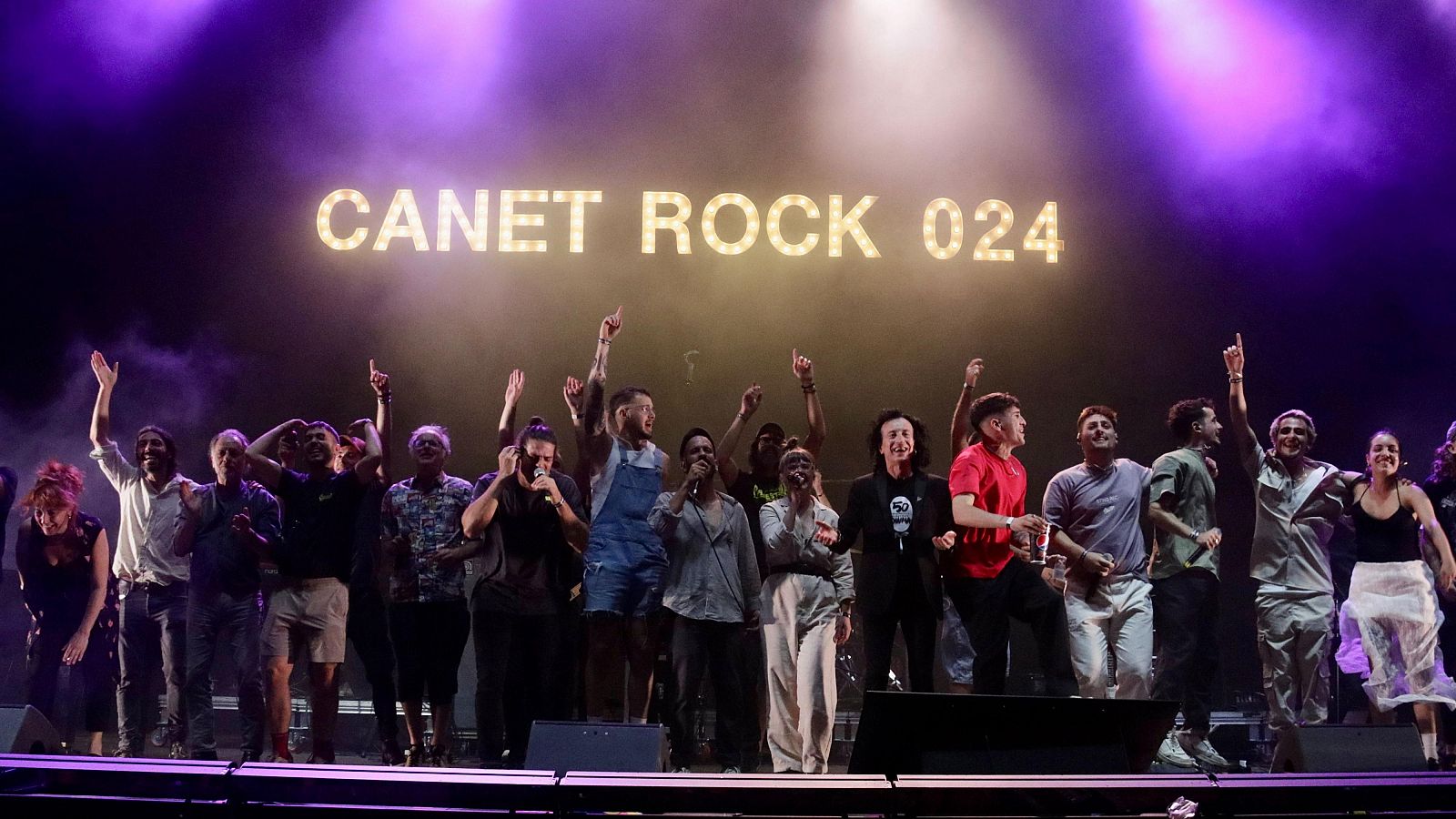 Per celebrar el desè aniversari, el Canet Rock ha unit a l'escenari artistes de diferents èpoques per fer duets