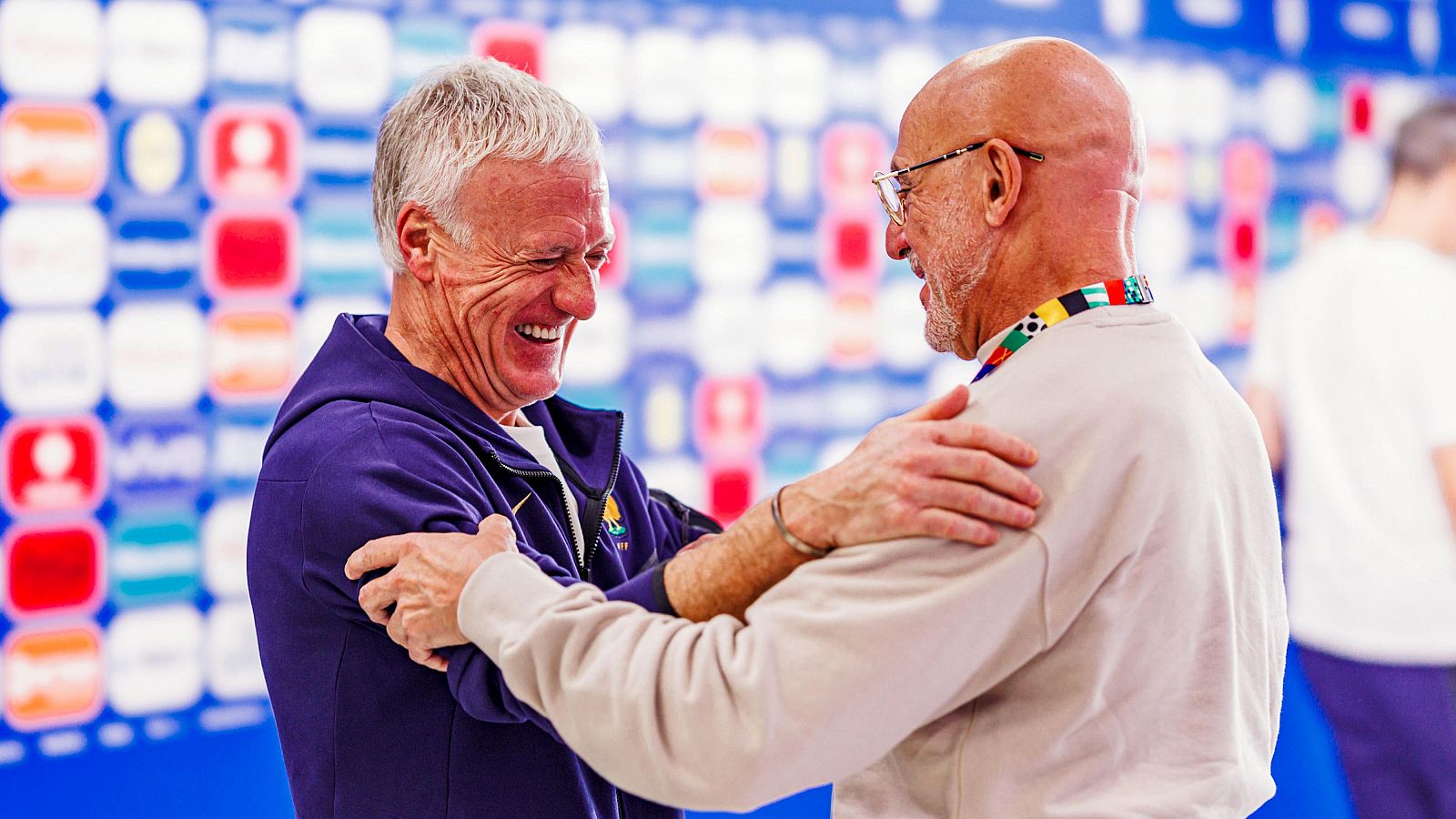 Luis de la Fuente junto a Didier Deschamps