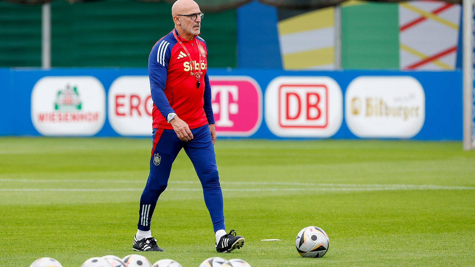 Luis de la Fuente, en un entrenamiento en Alemania.