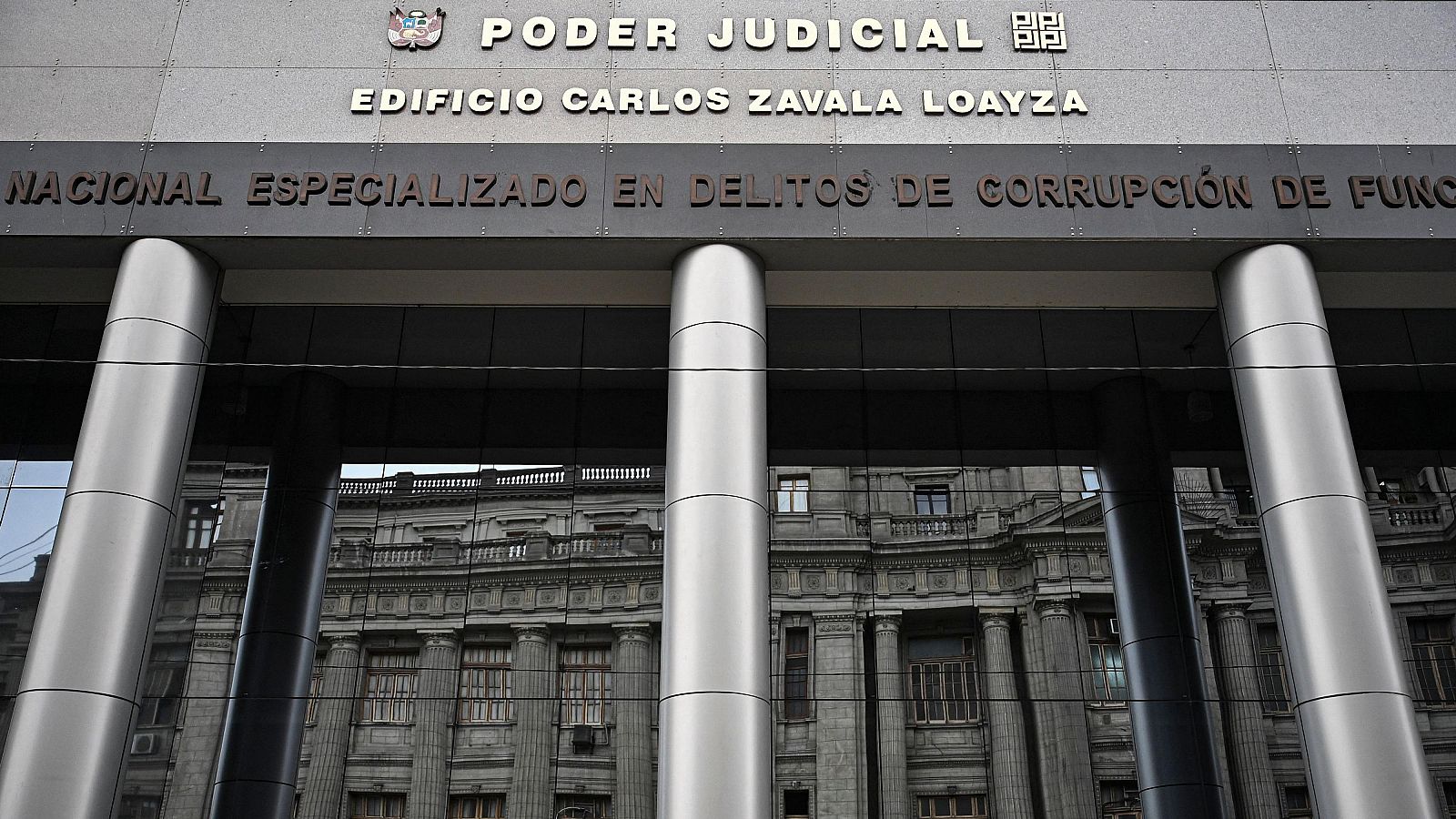 Fachada del tribunal especializado en corrupción en Lima, Perú