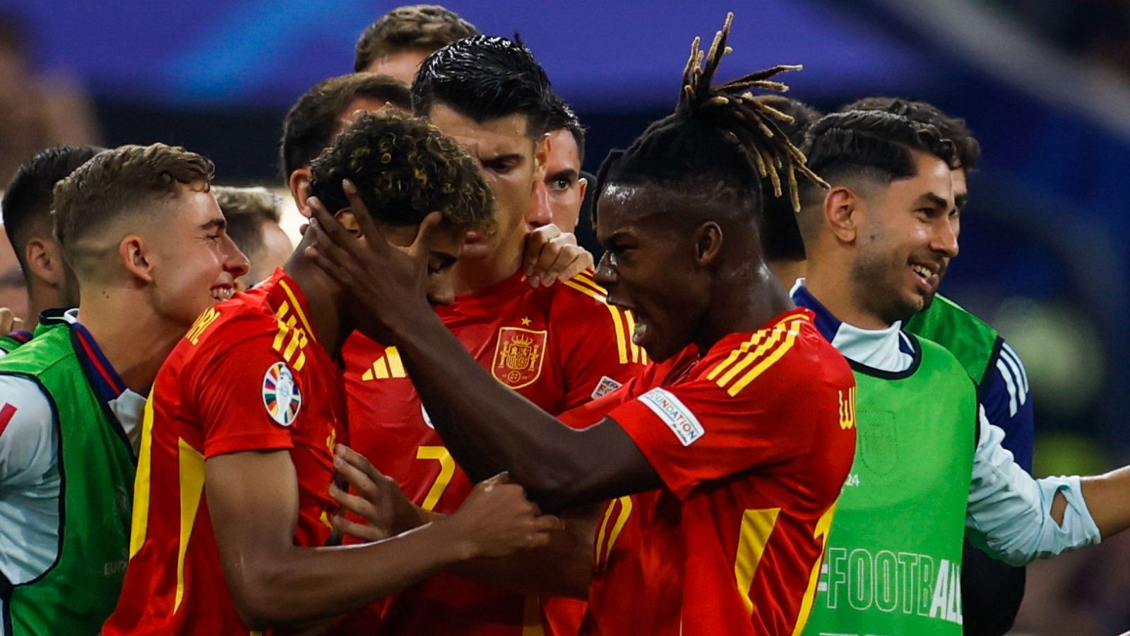 Los jugadores de la Selección Española celebran su última victoria/EFE