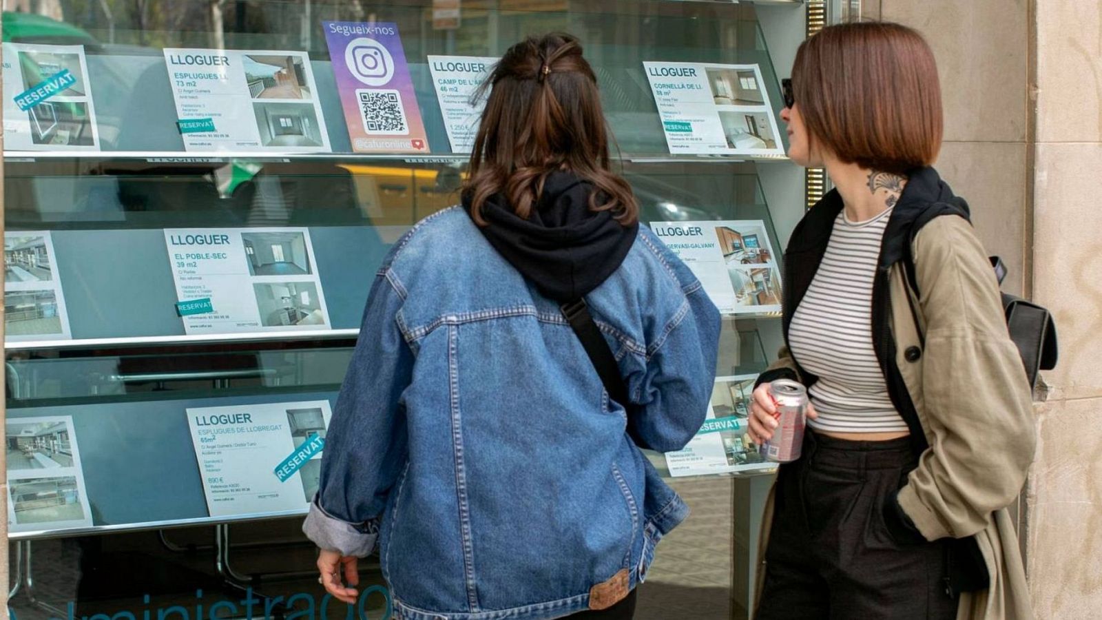 La compraventa de viviendas vuelve a tasas negativas tras desplomarse un 21,5% en mayo