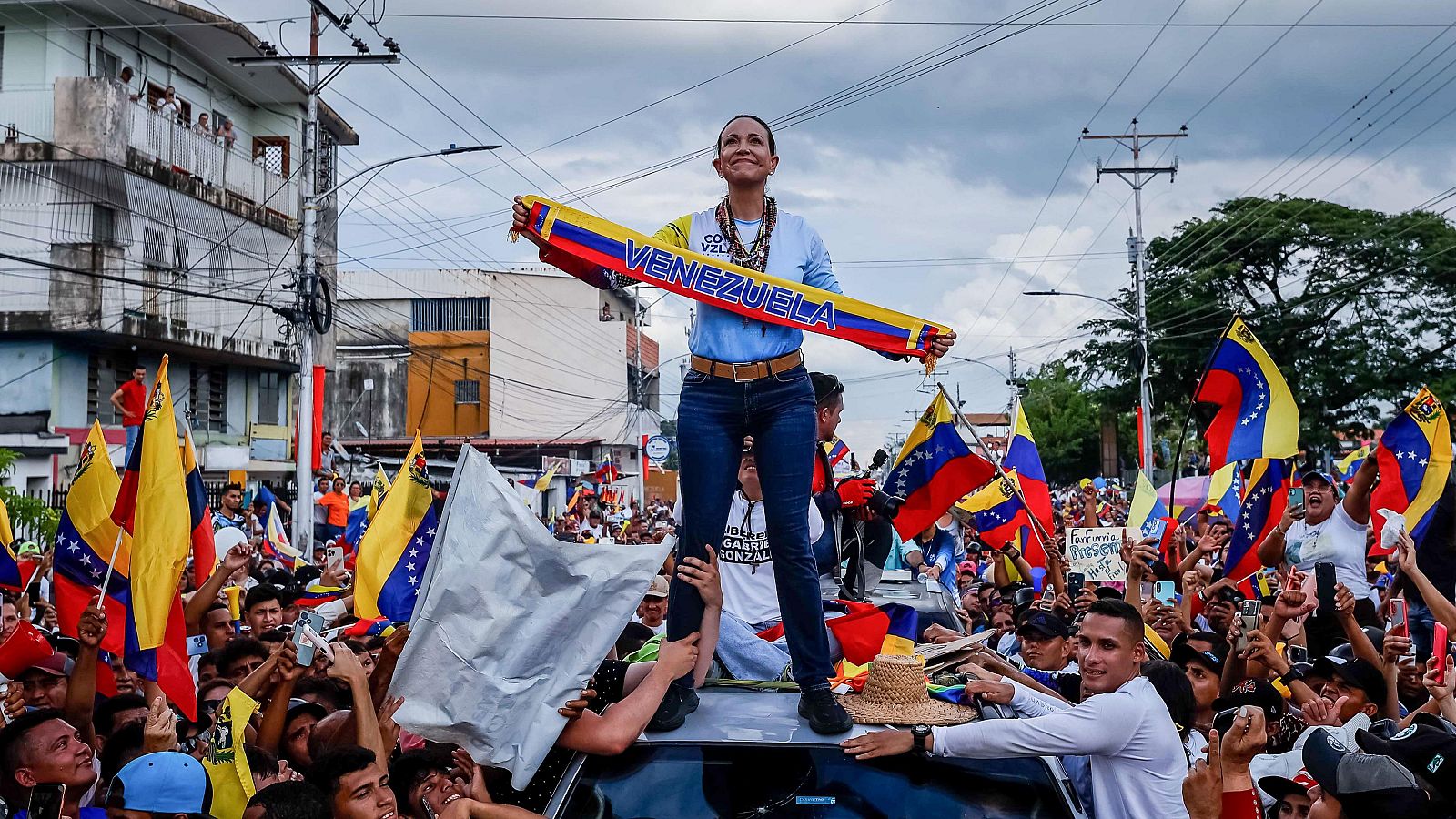 La opositora venezolana, María Corina Machado, denuncia un atentado contra ella y su equipo de campaña