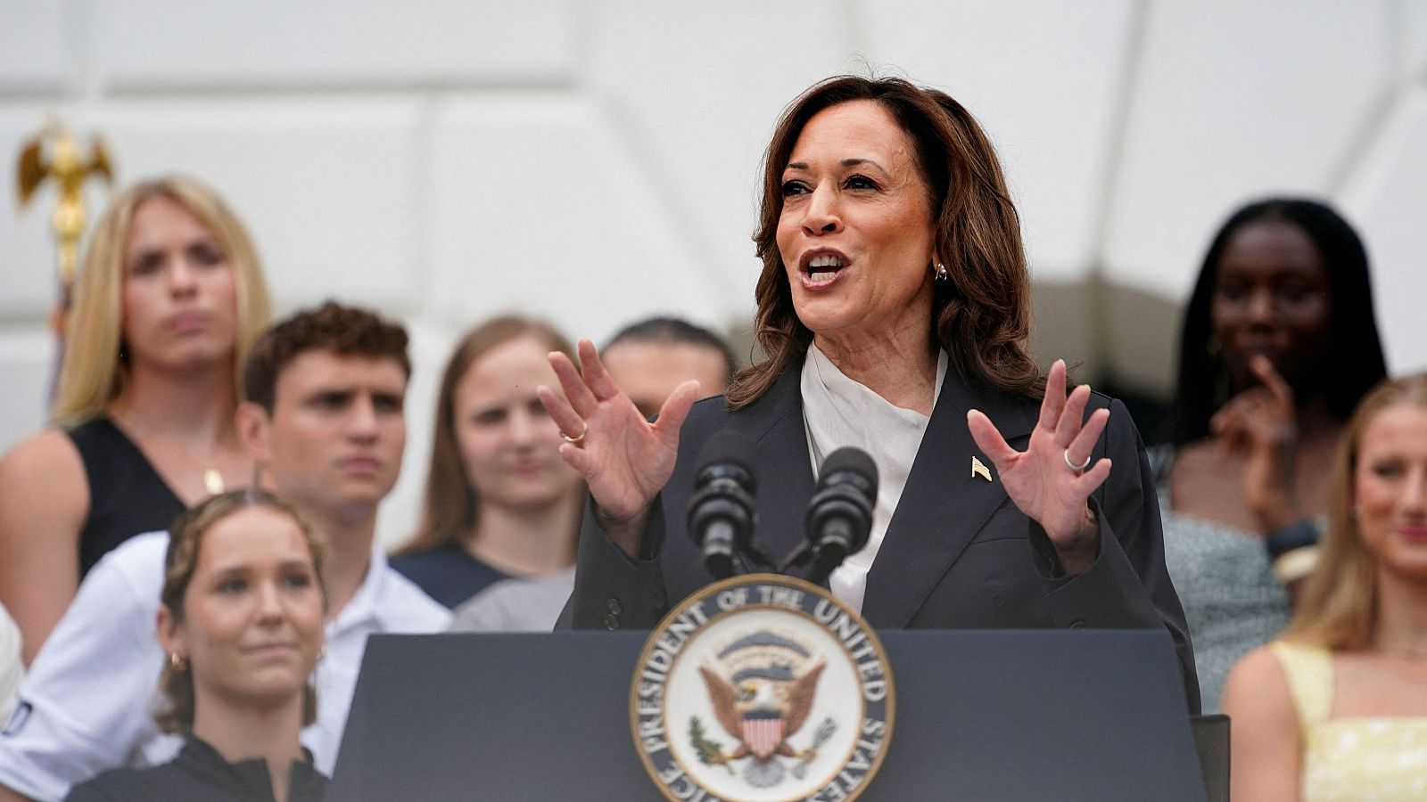 Kamala Harris elogia a Biden en su primer acto tras la renuncia de presidente: "Lo que ha conseguido no tiene parangón"