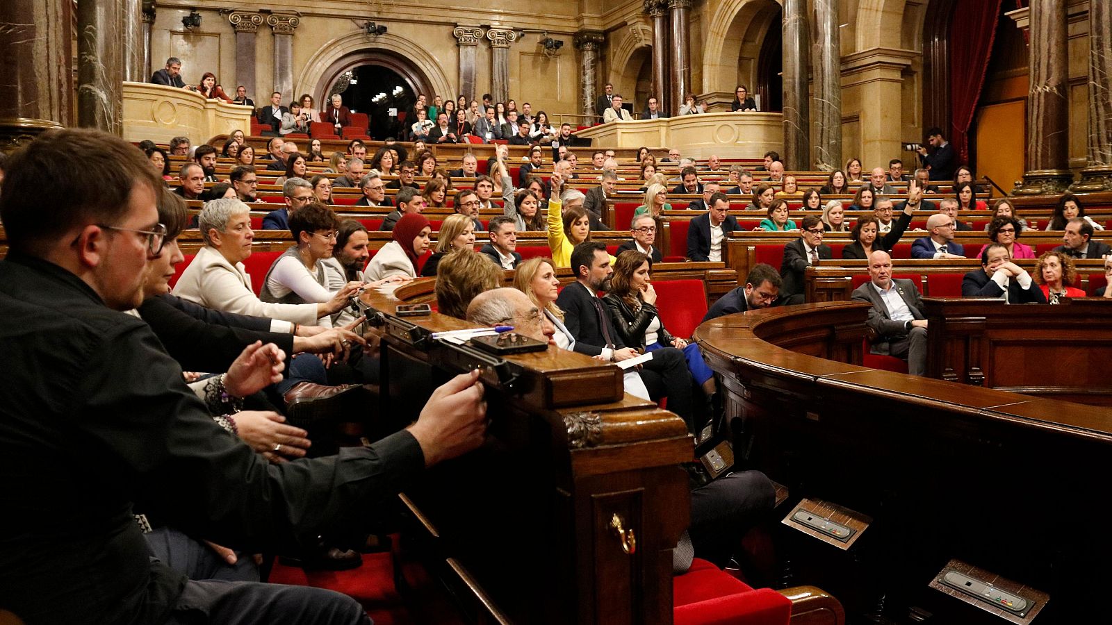 Moment de la votació dels pressupostos al ple del Parlament (ACN | Arnau Martínez)