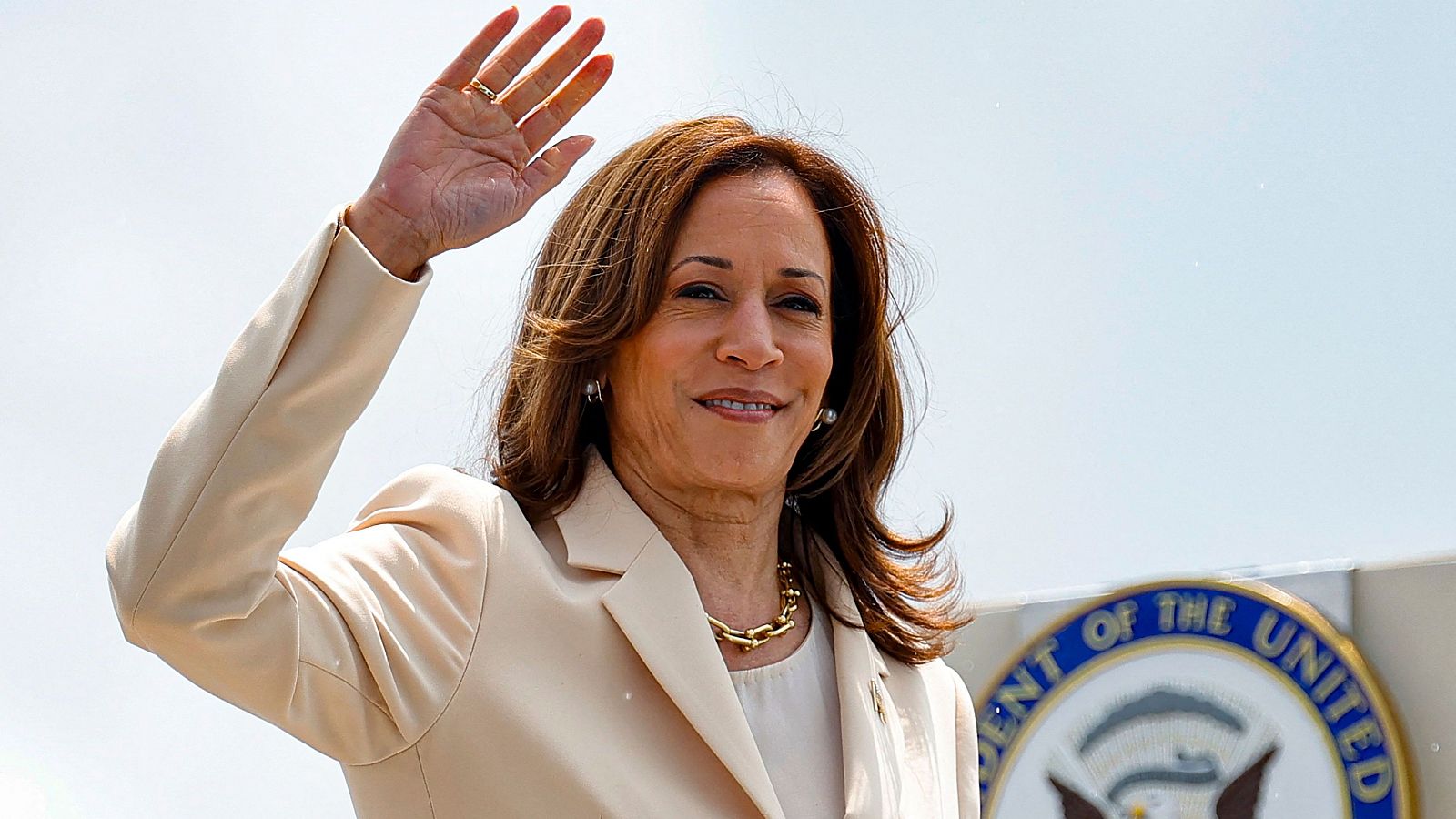 La vicepresidenta estadounidense, Kamala Harris, en el aeropuerto de Indianápolis