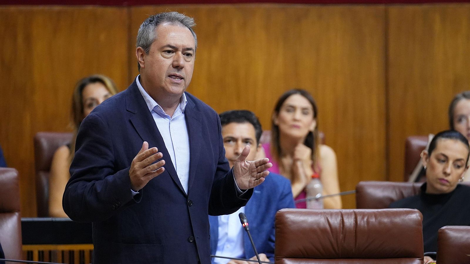 El secretario general del PSOE-A, Juan Espadas, interviene en el Parlamento andaluz