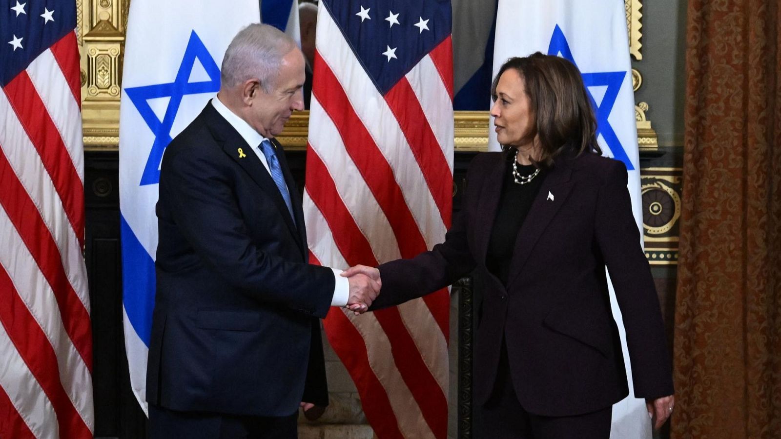 El primer ministro israelí, Benjamin Netanyahu, y la vicepresidenta estadounidense, Kamala Harris, durante una reunión en la complejo de la Casa Blanca.