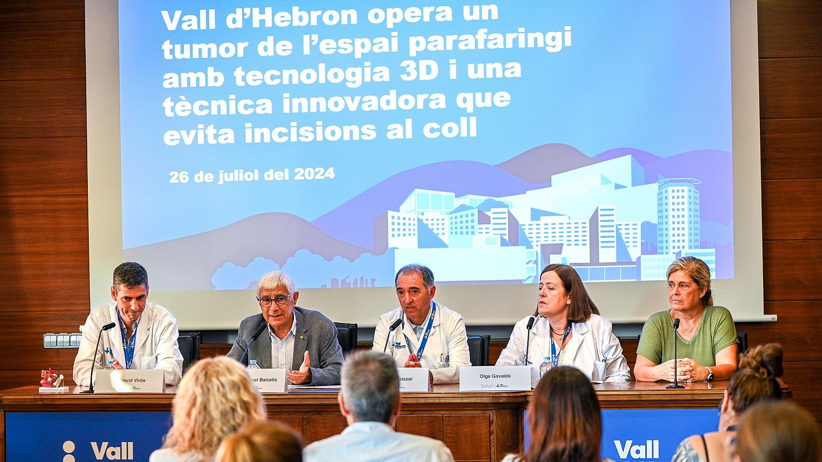 Vall d'Hebron opera un tumor parafaríngeo con una técnica innovadora