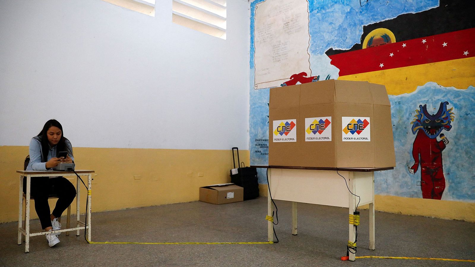 Un centro de votación instalado en una escuela, en Caracas, antes de las elecciones presidenciales de Venezuela.