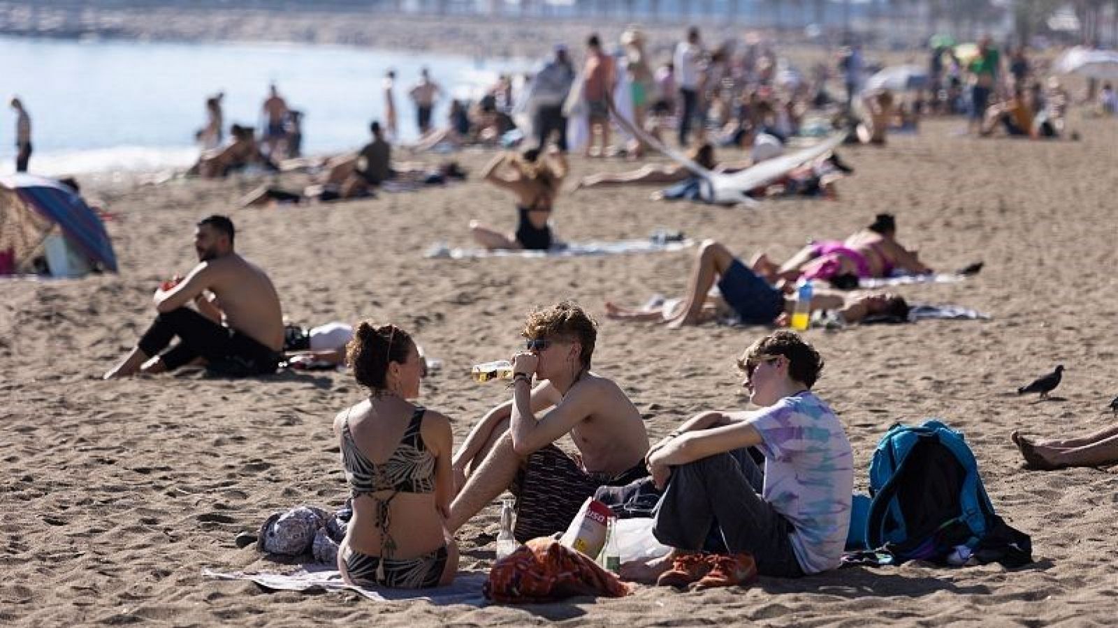 La Costa Brava frega el ple en zones com Lloret o Blanes.