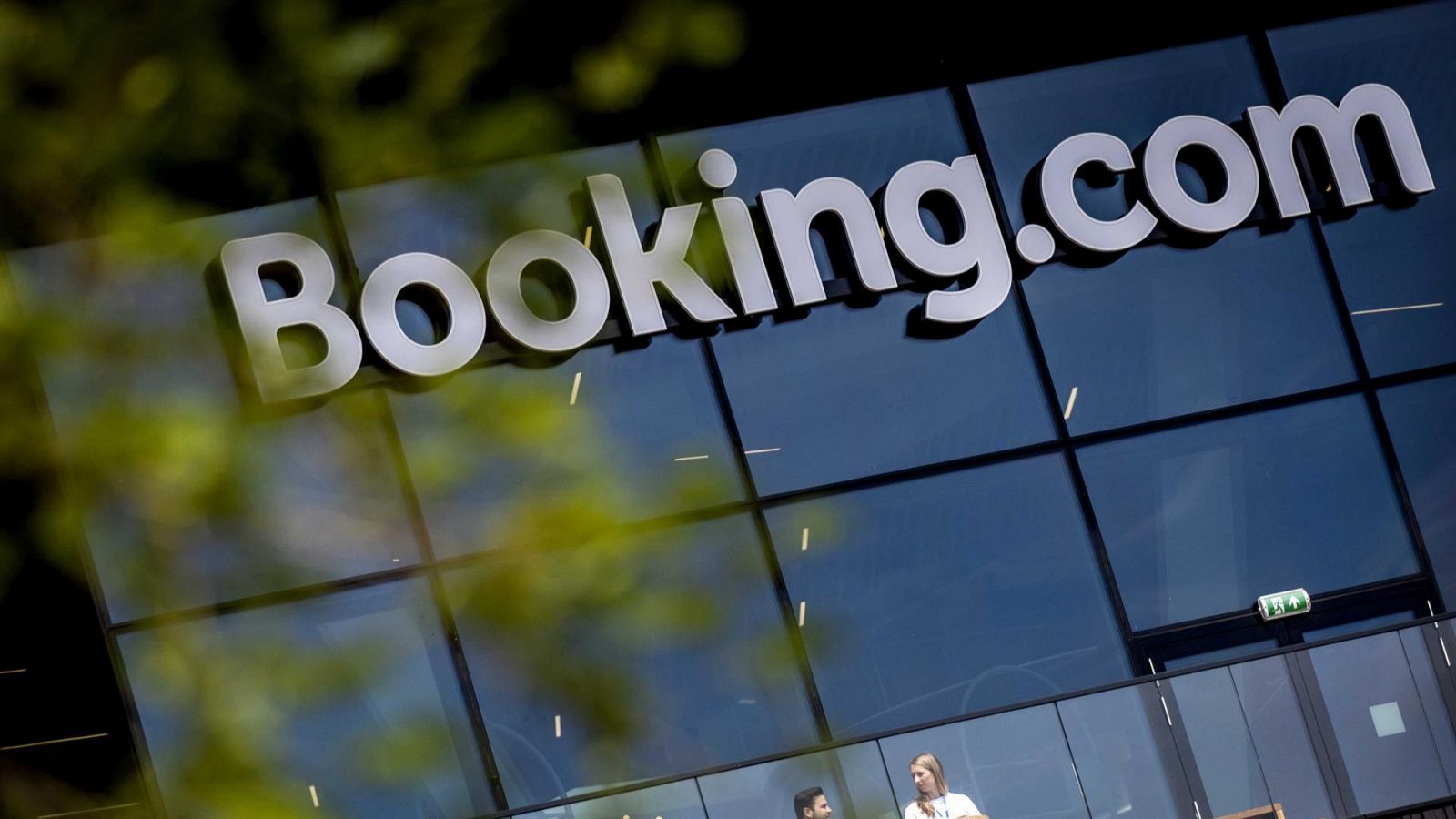 La CNMC multa a Booking.com con 413,24 millones por abusar de su posición de dominio durante los últimos 5 años