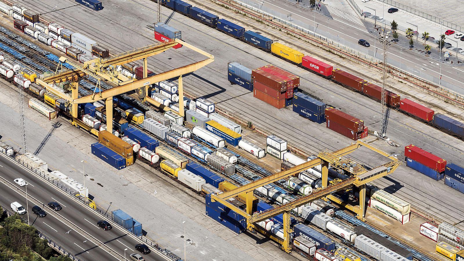 Trenes de mercancías en el puerto de Barcelona