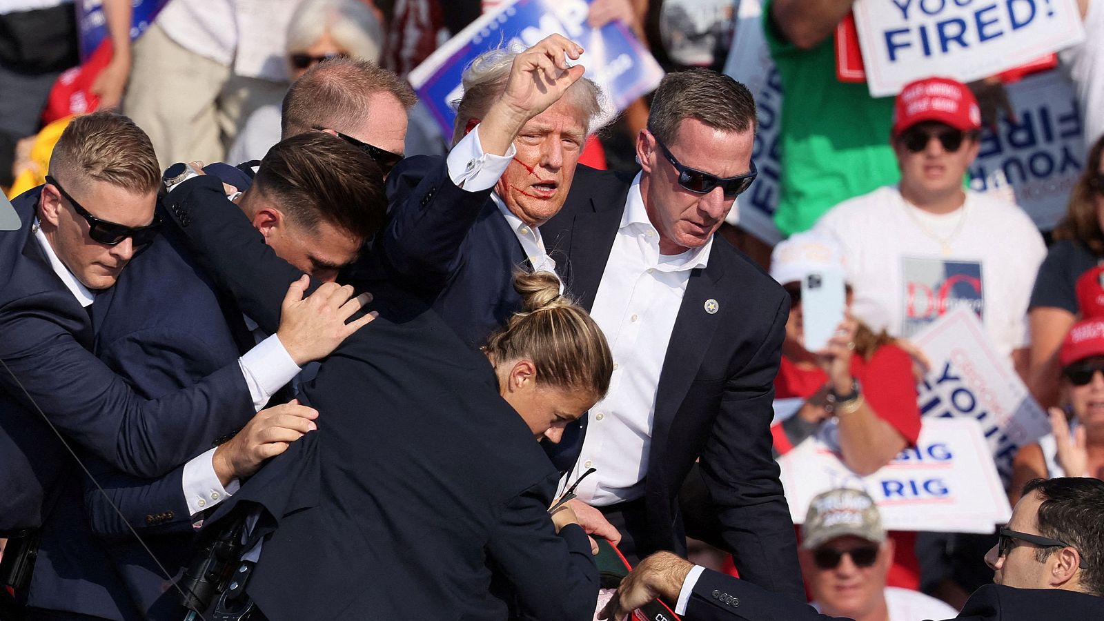 Imagen de archivo del ataque contra el candidato presidencial republicano y expresidente estadounidense, Donald Trump, en un mitin.