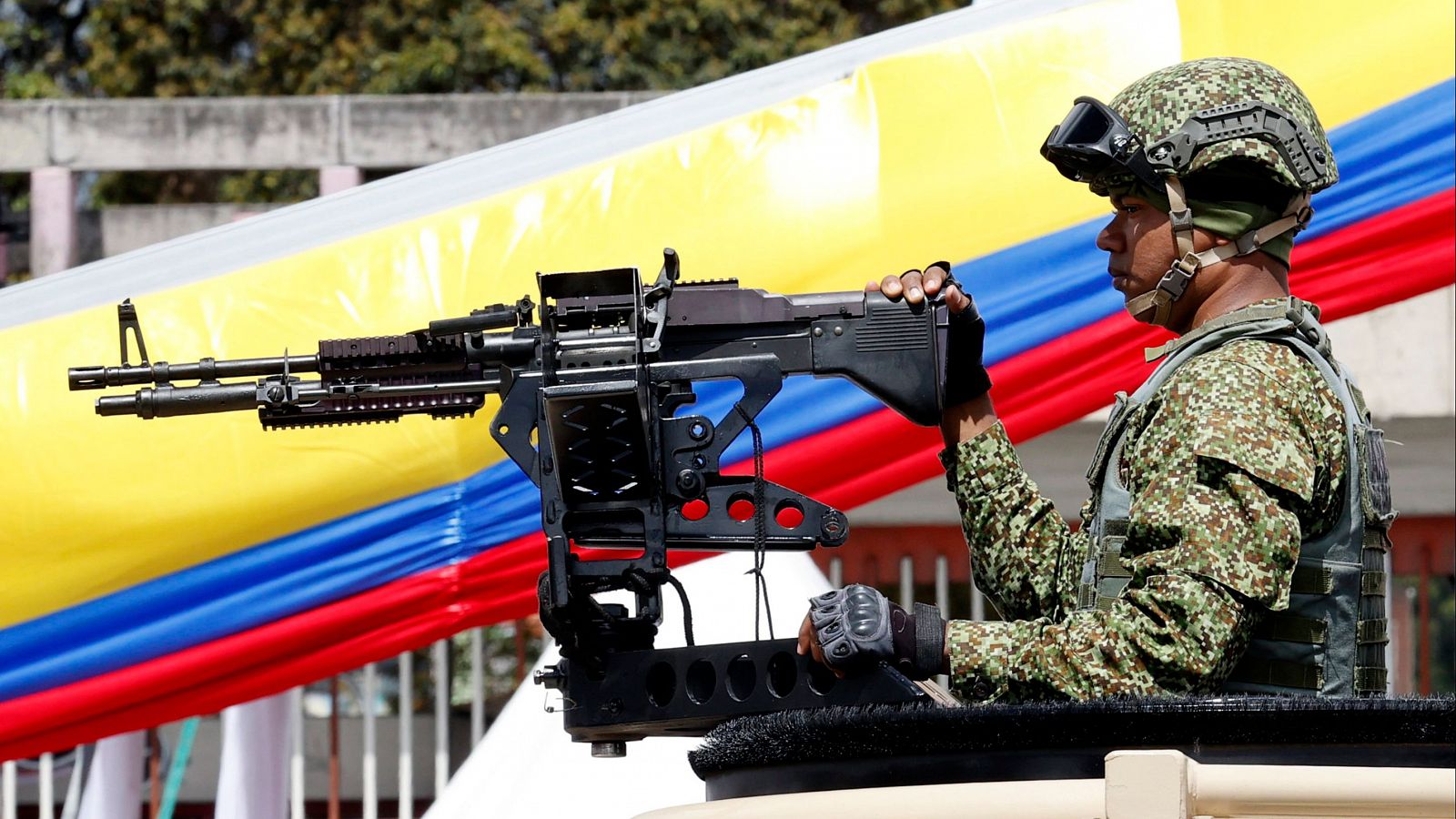 Un militar durante un desfile en conmemoración del Día de la Independencia en Bogotá, Colombia