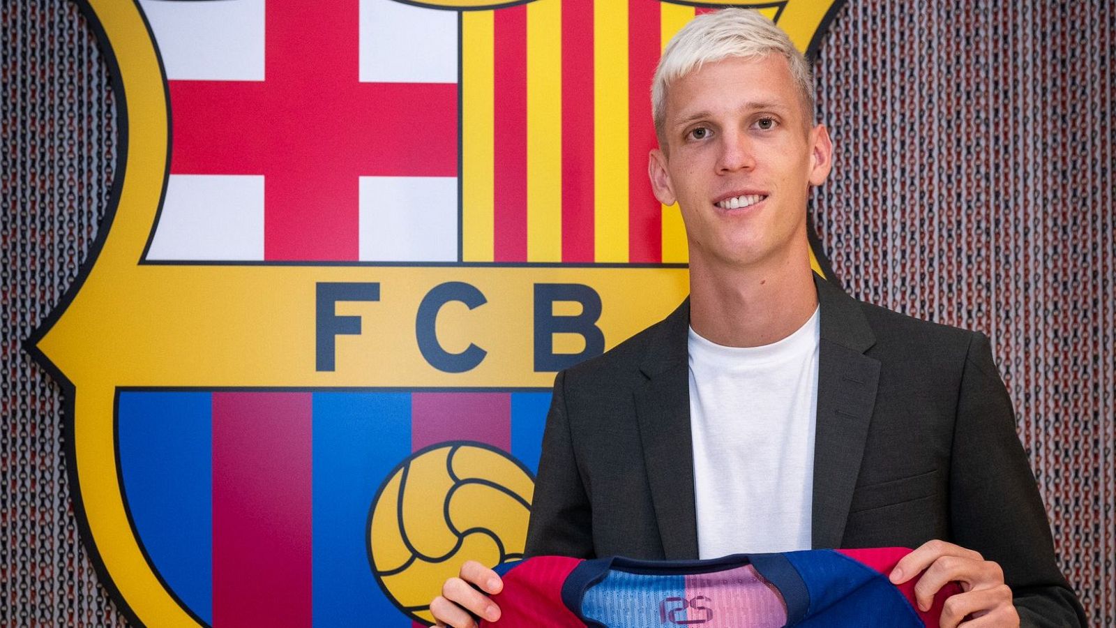 Dani Olmo firma como nuevo jugador del Barcelona