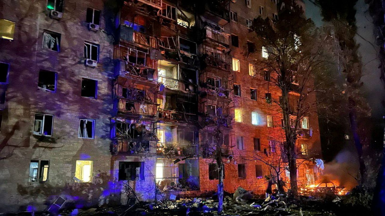 Edificio de apartamentos en Kursk alcanzado por los restos de un misil ucraniano derribado