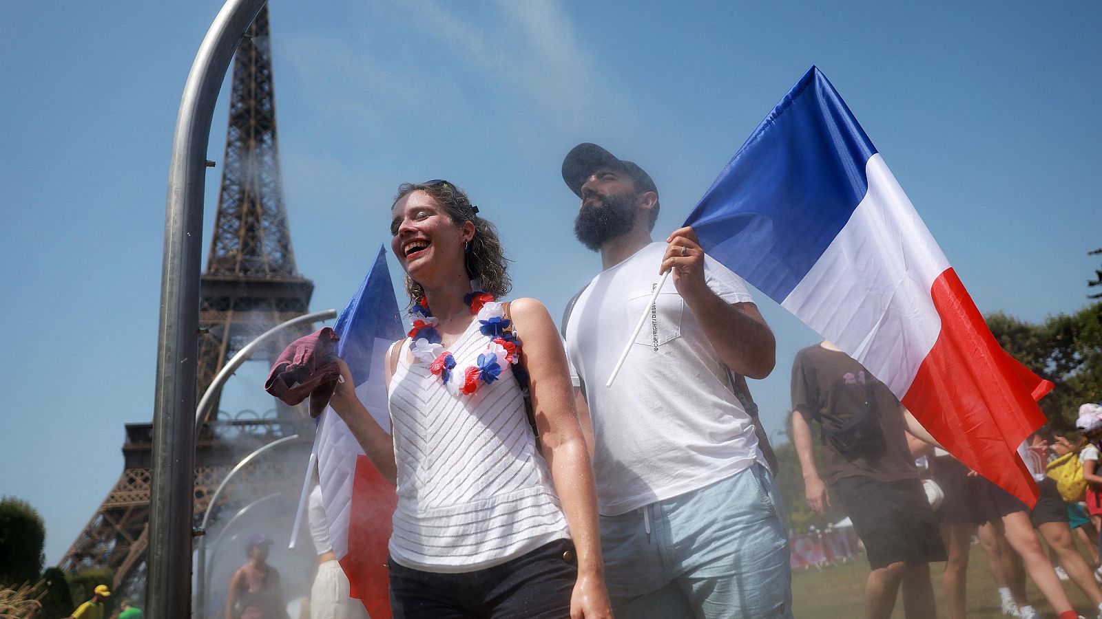 París 2024: Aficionados protegiéndose del calor en los Juegos Olímpicos