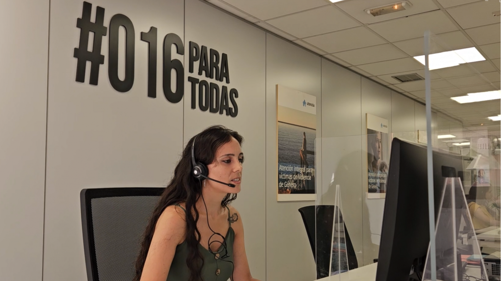 El 016 registra una media de 323 consultas diarias hasta junio