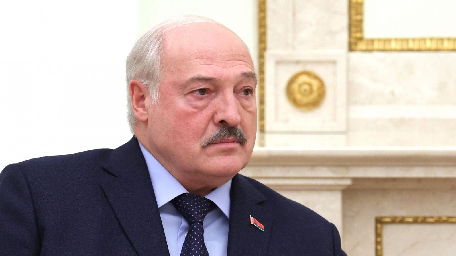 Alexandr Lukashenko indulta a 30 presos políticos bielorrusos condenados por protestar contra su gobierno