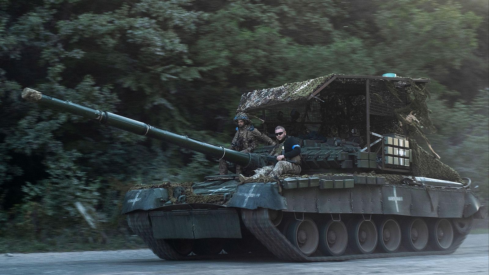 Un tanque ucraniano en la región de Sumy, cerca de la frontera con Rusia